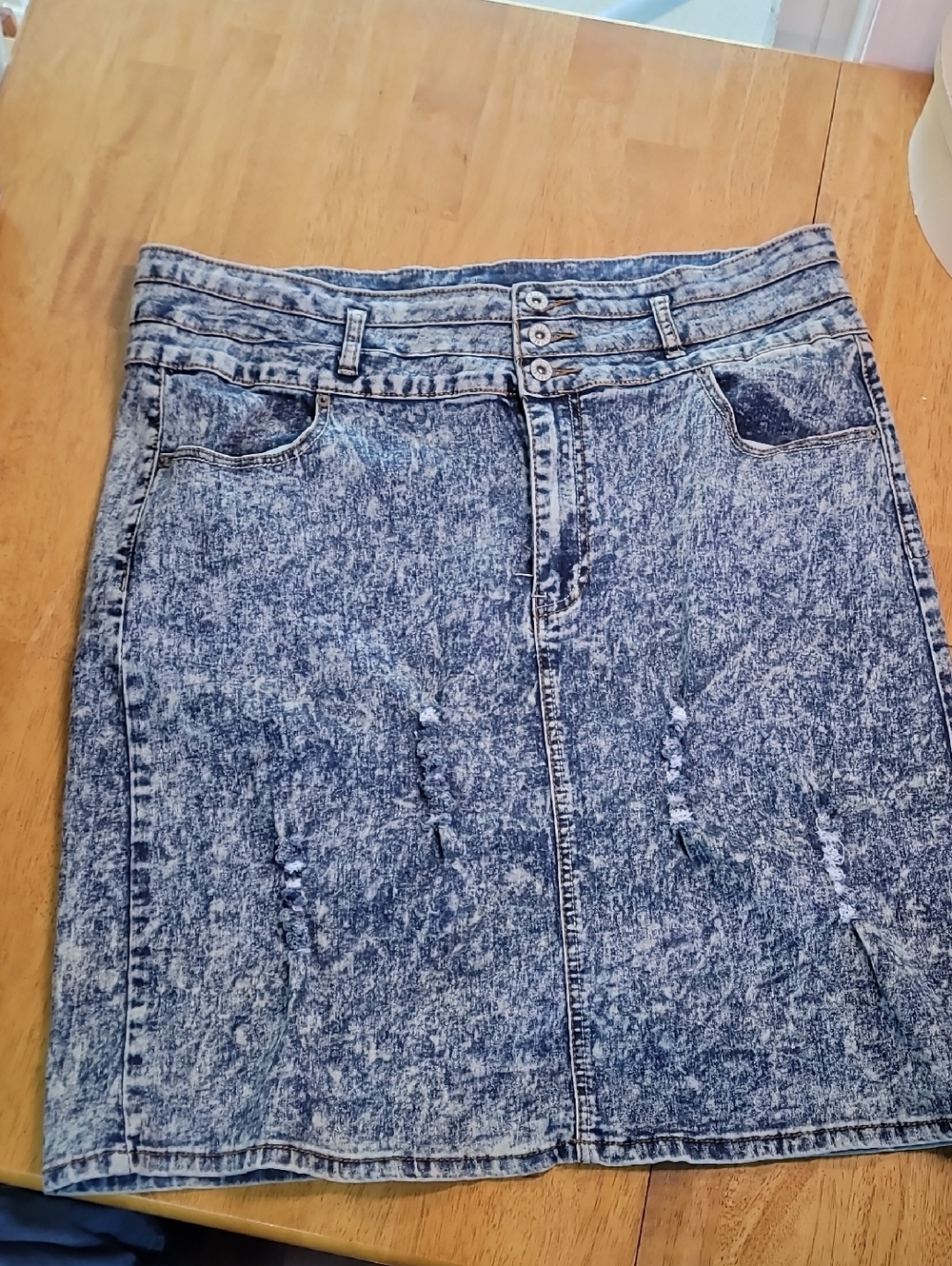 High-Rise Acid Wash Mini Skirt in Blue